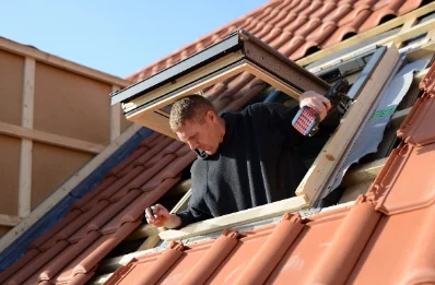 Pose de fenêtres de toit Velux à Puybegon